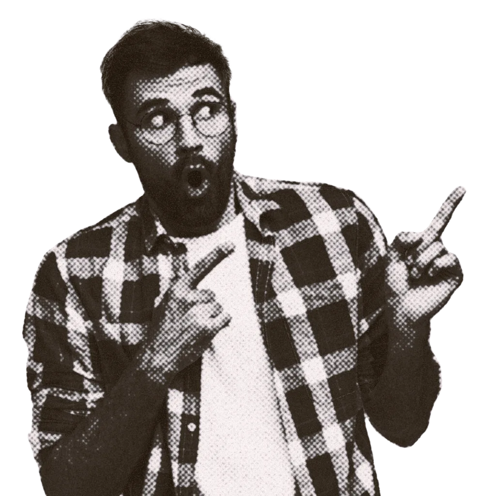 hombre asombrado por colección de cómics en español