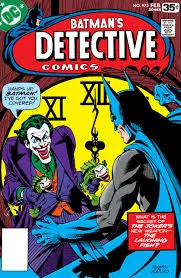 Portada de Batman enfrentando al Joker, con Gotham al fondo y un ambiente oscuro y misterioso.
